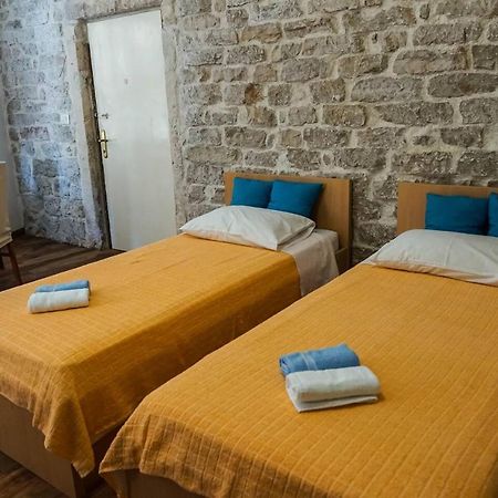 Studio Apartment In The Old City Of Шибеник Экстерьер фото