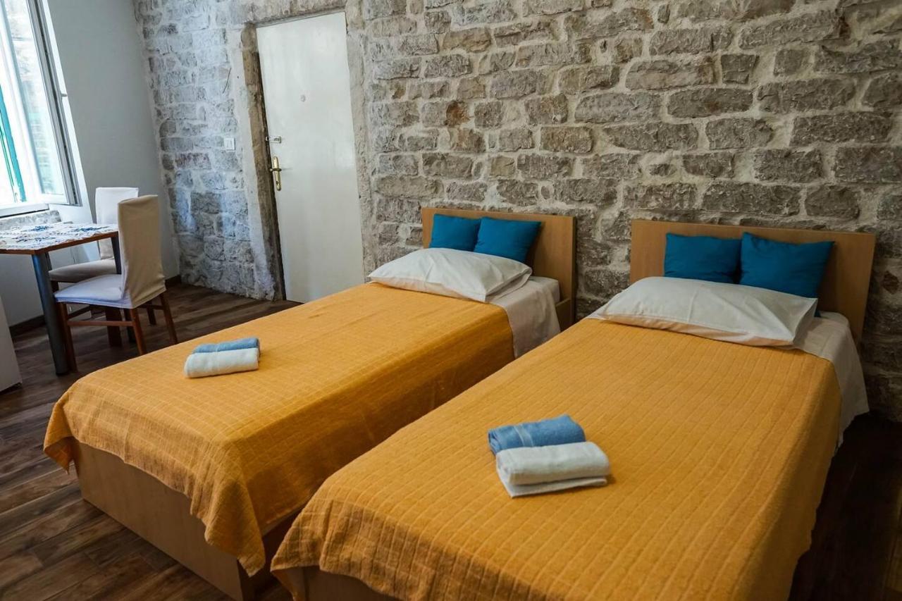 Studio Apartment In The Old City Of Шибеник Экстерьер фото