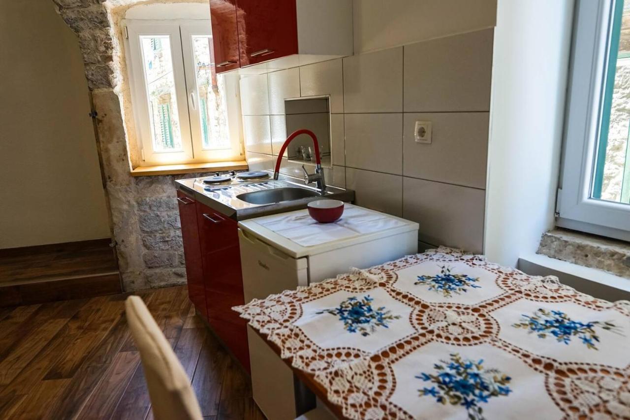 Studio Apartment In The Old City Of Шибеник Экстерьер фото